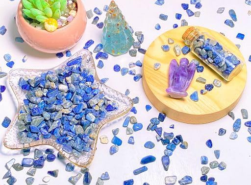 YATOJUZI Lapis Lazuli 1LB Aquarium Gravel Rocks Bulk Wholesale Tumbled Crystals Stones Chips Crushed Reiki Energy Balancing Gemstones for Planters Vase Filler Fountain Fish Tank Potted Decor