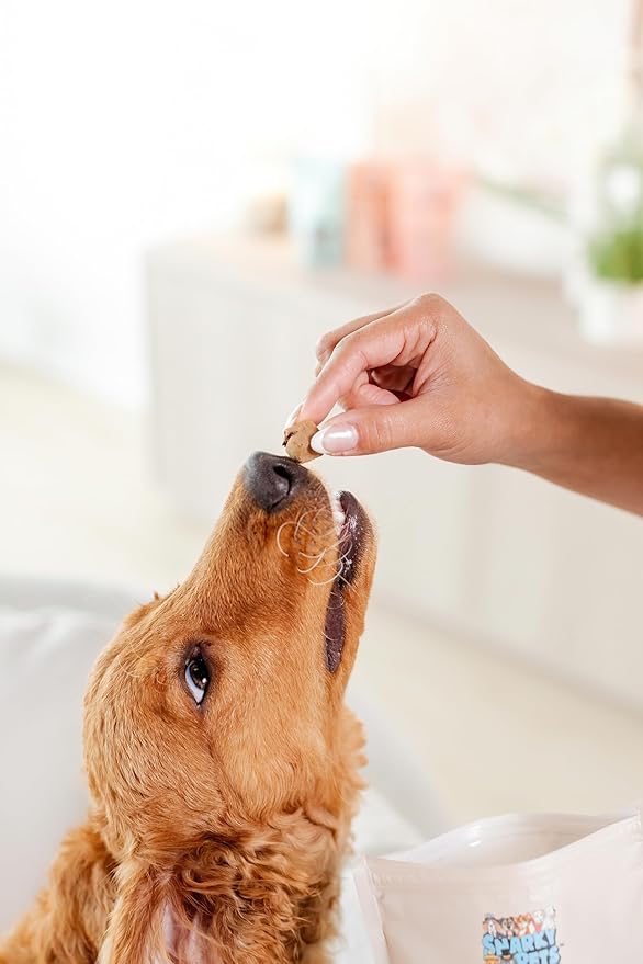 Tank’s Freeze Dried Chicken Meatballs – Cage-Free Chicken, Single-Source Protein, Grain-Free, No Preservatives or Byproducts – Natural Dog Treats for All Breeds – 4 oz Pouch